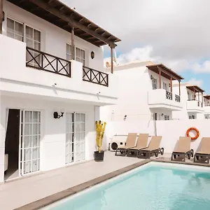 Fariones Villa Tias